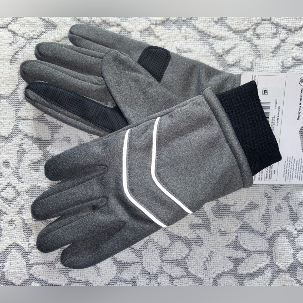 ISOTONER WMNS Moisture Wicking Touchscreen Gloves. GRY W/ Reflective Detail. S/M